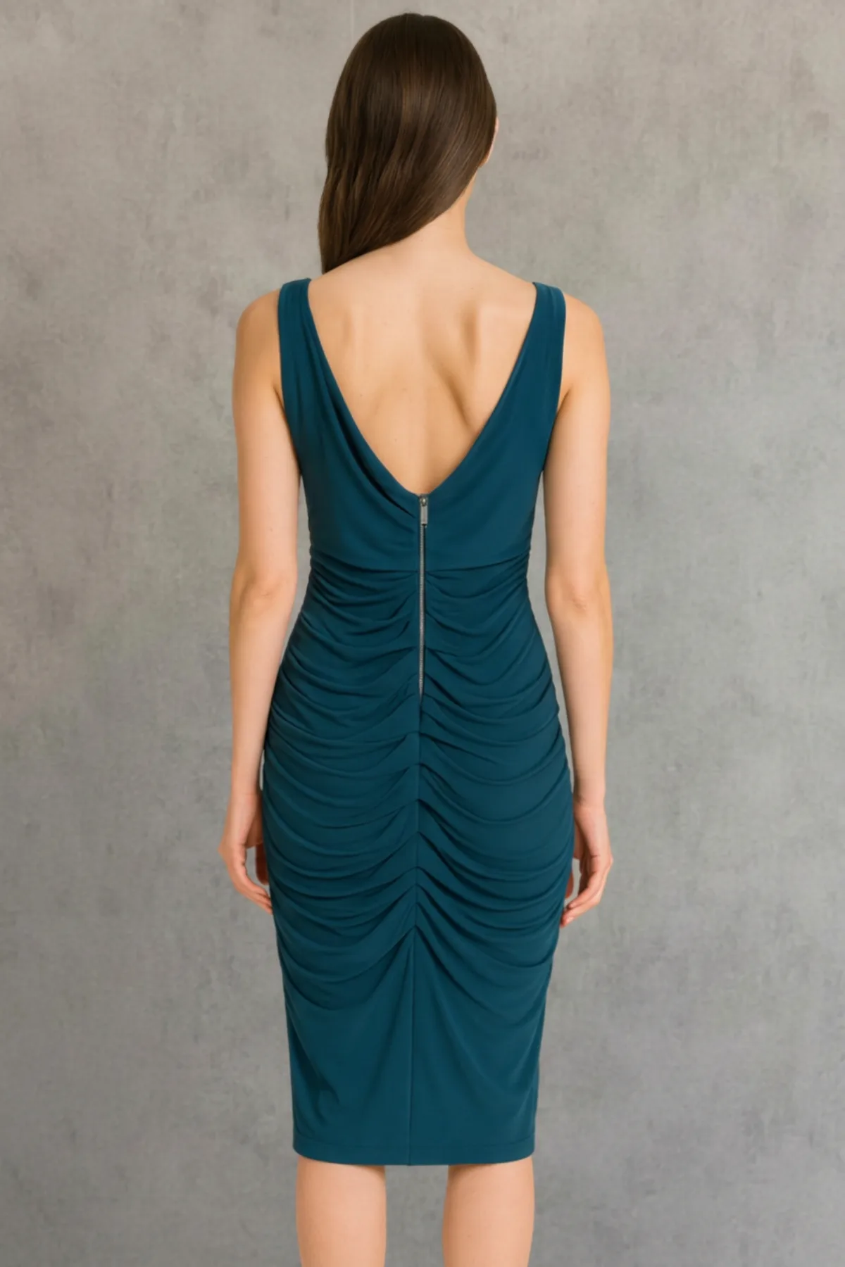 Vestido Tahari drapeado – color esmeralda | Talla 6