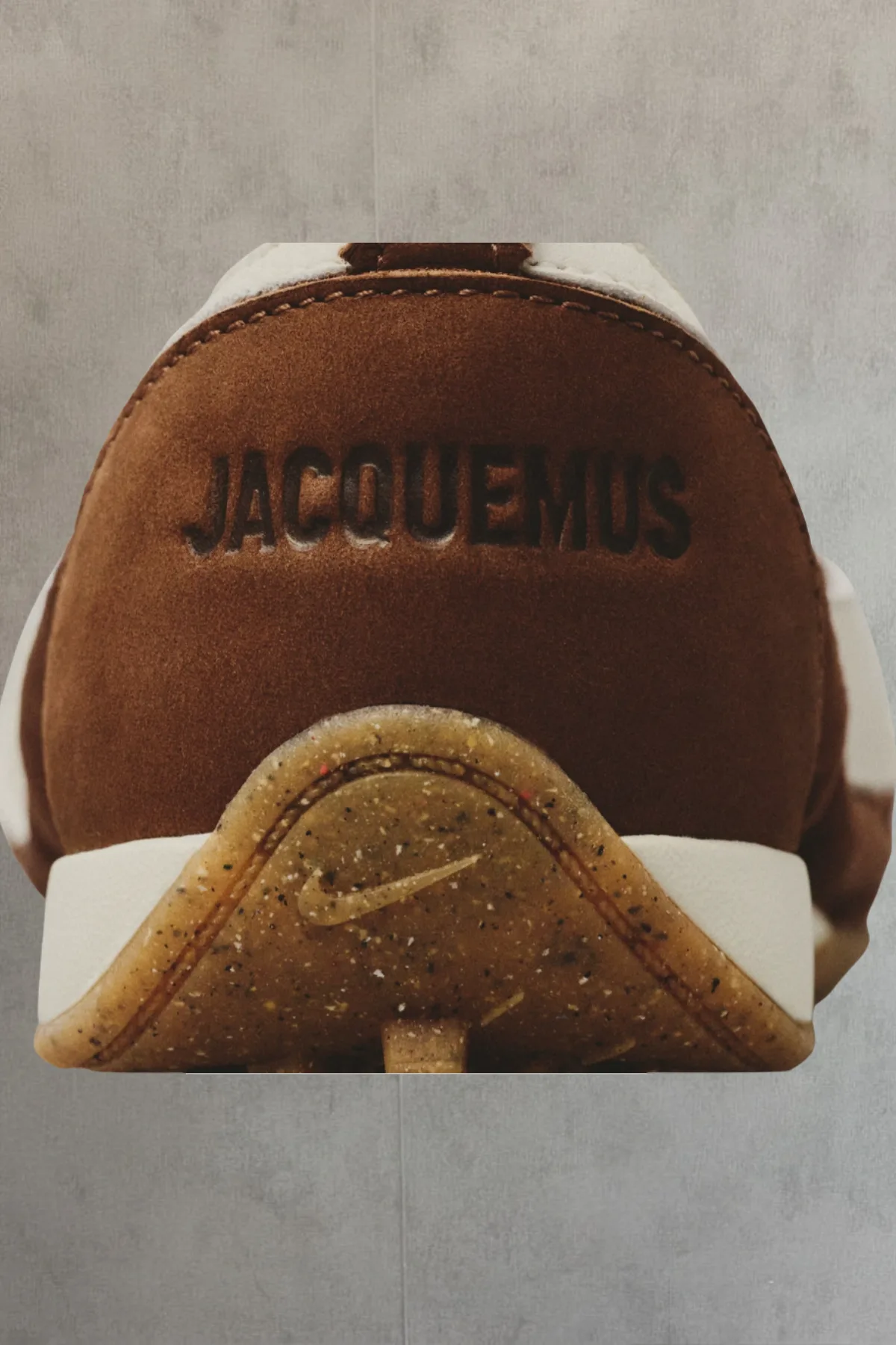 Zapatos Jacquemus + Nike - Medium Brown | Talla 8.5
